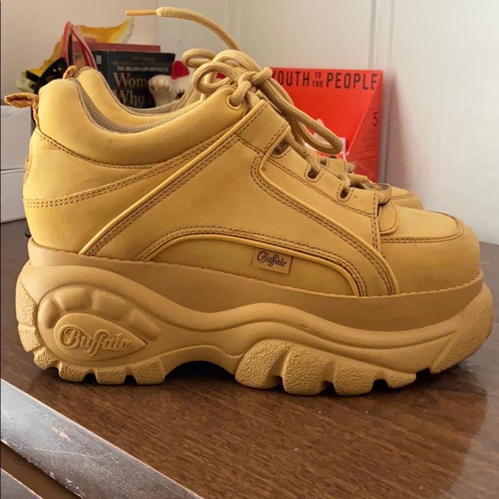 BUFFALO  PLATFORM SNEAKERS